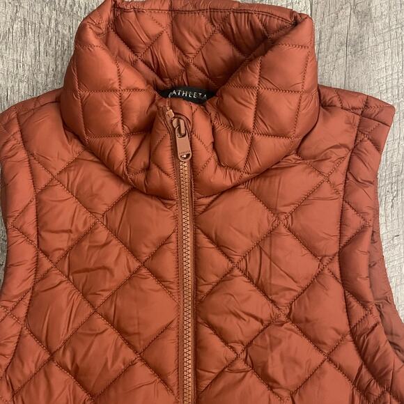 Athleta Whisper Featherless Insulated Vest Women’s Gorpcore Hiking Puffer - Picture 2 of 7
